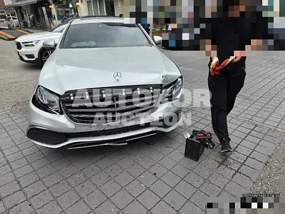 2017, Mercedes-Benz / E 220, 81605 км., diesel