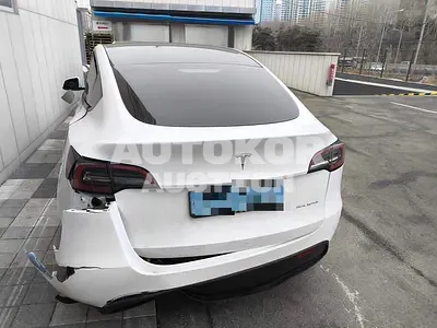 2024, Tesla / Model Y, VIN: LRWYGCEK5RC699872, 37154 км., electric, 1999 куб.см.
