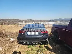 2022, BMW / Z1, 30000 км., gas, 1598 куб.см.