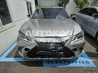 2024, Lexus / es300h, 72000 км., hybrid