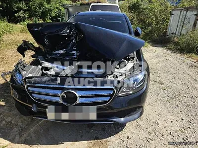 2017, Mercedes-Benz / E 300, gas