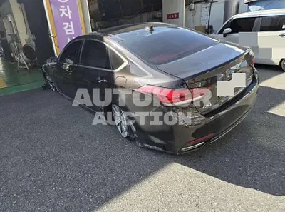 2018, Genesis / G80, 128931 км., gas, 3300 куб.см.