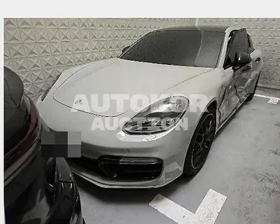 2020, Porsche / Panamera, 31589 км., gas, 3996 куб.см.