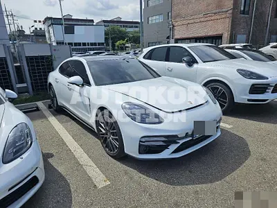 2022, Porsche / Panamera, 58500 км., gas
