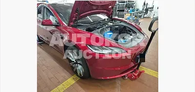 2024, Tesla / Model 3, 18234 км., electric, 2400 куб.см.