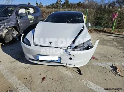 2025, Tesla / Model 3, VIN: LRW3E7EK2SC674358, electric