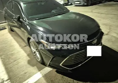 2019, Toyota / Avalon, 63167 км., hybrid