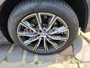 2020, BMW / 530, unknown