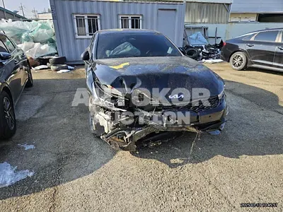 2023, BMW / B5, 33567 км., gas