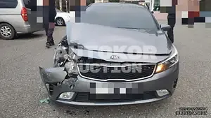 2016, BMW / Z1, VIN: KNAFK412BHA684142, 120000 км., gas