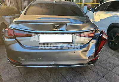 2023, Lexus / ES 300, VIN: JTHBA1C18P2013432, 85 км., hybrid