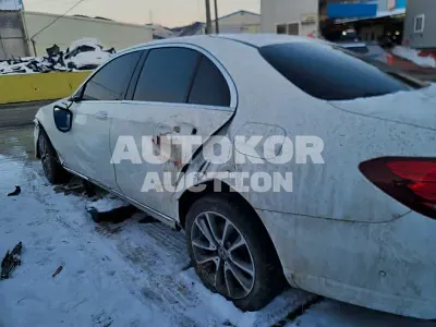 2019, Mercedes-Benz / E 300, VIN: WDDZF4KB1KA619527, 35694 км., gas