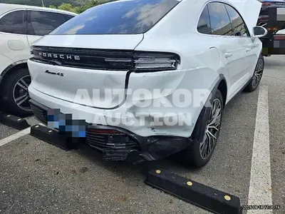 2025, Porsche / Macan, 14765 км., electric