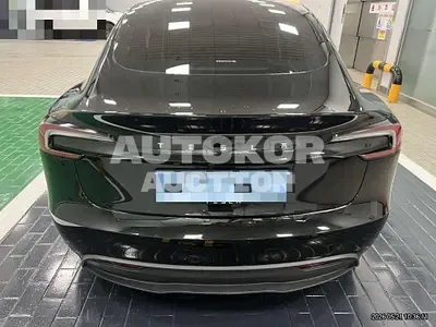 2025, Tesla / Model 3, 56438 км., electric