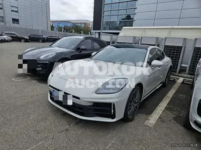 2024, Porsche / Panamera, 40000 км., gas