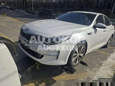 2017, BMW / B5, 111987 км., gas, 2000 куб.см.