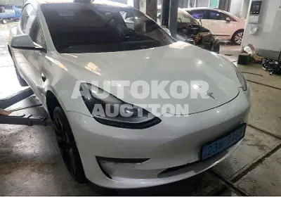 2021, Tesla / Model 3, VIN: 5YJ3E1EB7MF946599, 69682 км., electric
