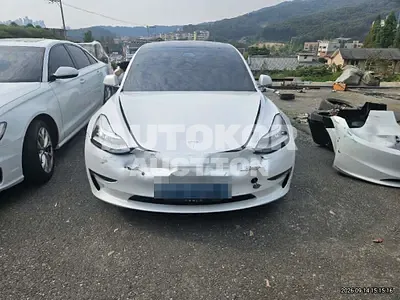 2020, Tesla / Model 3, 84487 км., electric