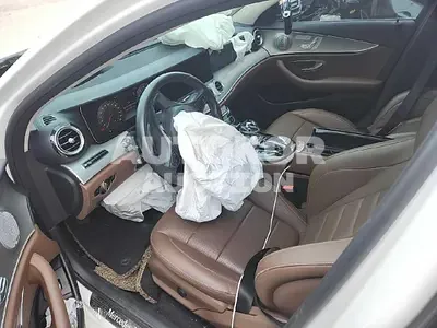 2017, Mercedes-Benz / E 300, 88132 км., gas, 1991 куб.см.
