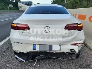 2022, Mercedes-Benz / E 300, 500 км., diesel
