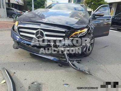 2017, Mercedes-Benz / e300, 35931 км., gas