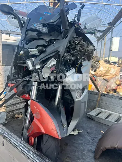 2016, BMW / 650, gas