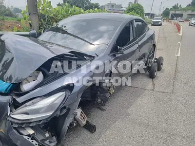 2021, Tesla / Model 3, VIN: 5YJ3E1EB7MF947235, 109804 км., electric