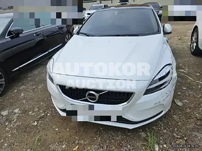 2017, Volvo / V40, VIN: YV1MV79K0H2418438, 55901 км., diesel