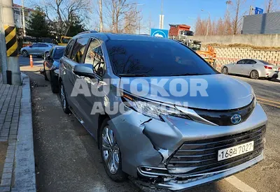 2022, Toyota / Sienna, VIN: 5TDGRKEC5NS128922, 3000 км., hybrid