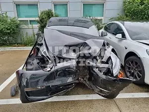 2023, Tesla / Model Y, VIN: 7SAYGDEE5PF640861, 1108 км., electric