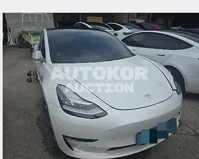 2020, Tesla / Model 3, 85909 км., electric, 225 куб.см.