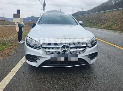 2017, Mercedes-Benz / E 300, 44851 км., gas