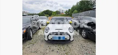 2023, MINI / cooper se, 25454 км., electric, 2000 куб.см.
