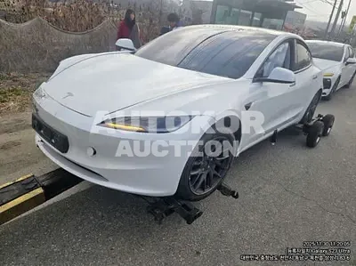 2024, Tesla / Model 3, electric