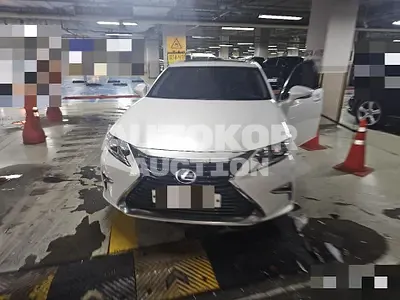 2015, Lexus / ES 300, 8840 км., hybrid
