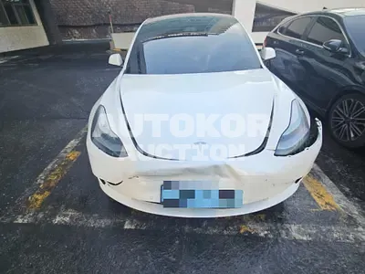 2022, Tesla / Model 3, 70949 км., electric