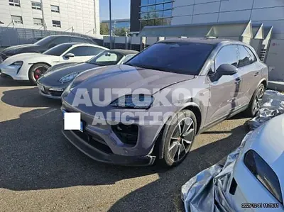 2025, Porsche / Taycan, 9383 км., electric