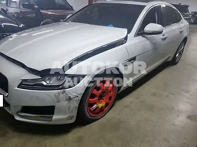 2019, Jaguar / XF, VIN: SAJBB4BX7KCY77706, 107899 км., gas
