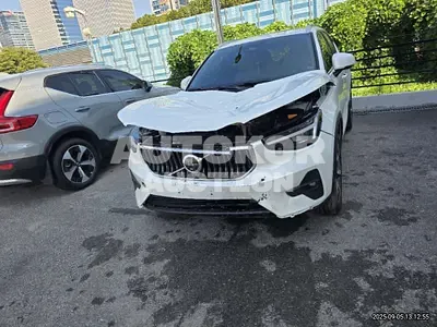 2024, Volvo / XC40, 9441 км., gas