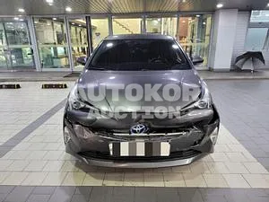 2017, Toyota / Prius, VIN: JTDKBRFUXH3572074, 97304 км., hybrid
