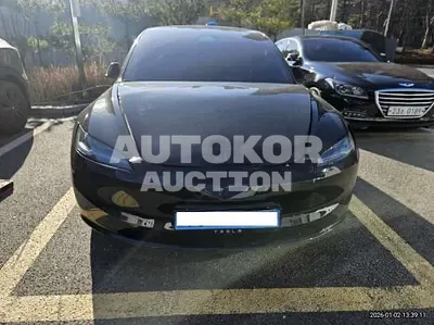 2025, Tesla / Model 3, VIN: LRW3E7FS2SC677503, electric