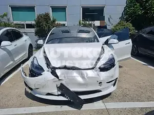 2021, Tesla / Model 3, VIN: 5YJ3E1EB7MF946148, 13656 км., electric, 236 куб.см.