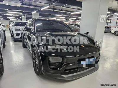 2025, Porsche / Macan, 11767 км., electric