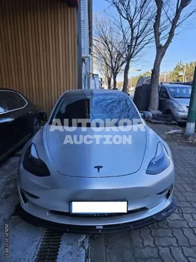 2022, Tesla / Model 3, 75000 км., electric