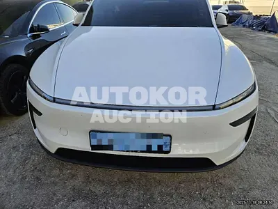 2025, Tesla / Model Y, 5159 км., electric