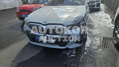 2025, BMW / 523, 3774 км., hybrid