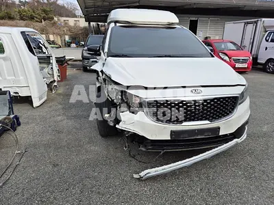 2015, Daimler / Limousine, VIN: KNAMC81ABGS145717, 140000 км., diesel, 2200 куб.см.