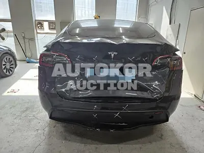 2024, Tesla / Model Y, 11207 км., electric, 230 куб.см.