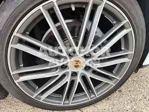 2019, Porsche / Panamera, unknown