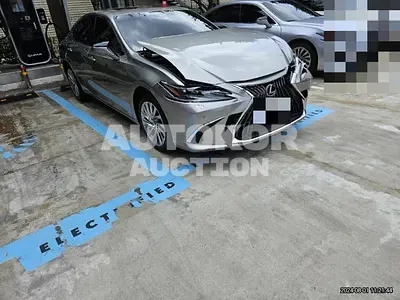 2024, Lexus / ES 300, 2000 км., hybrid